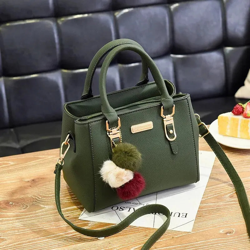 Petit Sac à Main Femme Bandoulière – Sac Chic Vintage en Cuir PU avec Pompon | Luna™