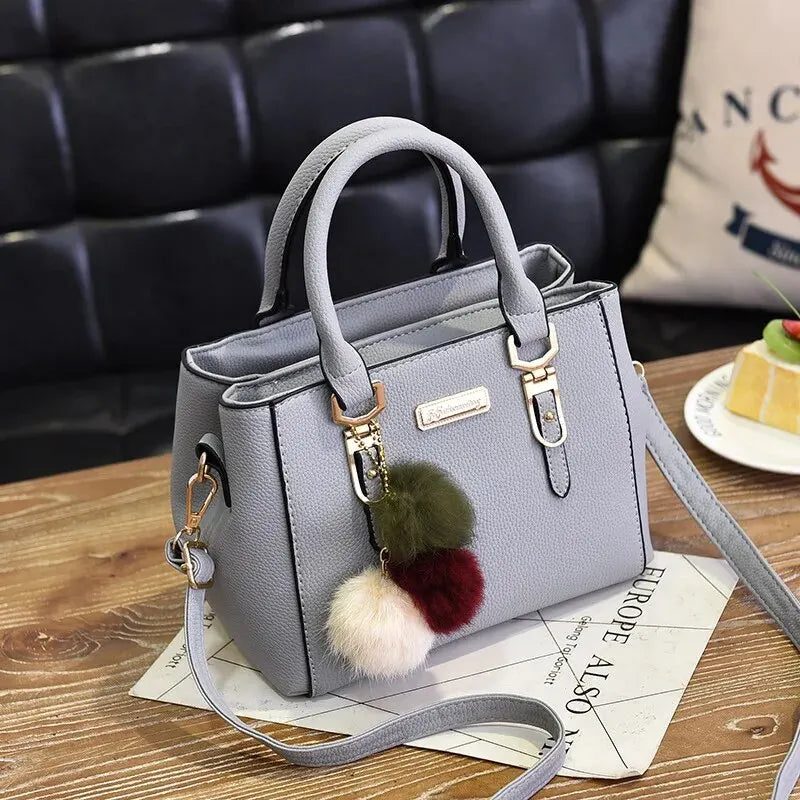 Petit Sac à Main Femme Bandoulière – Sac Chic Vintage en Cuir PU avec Pompon | Luna™