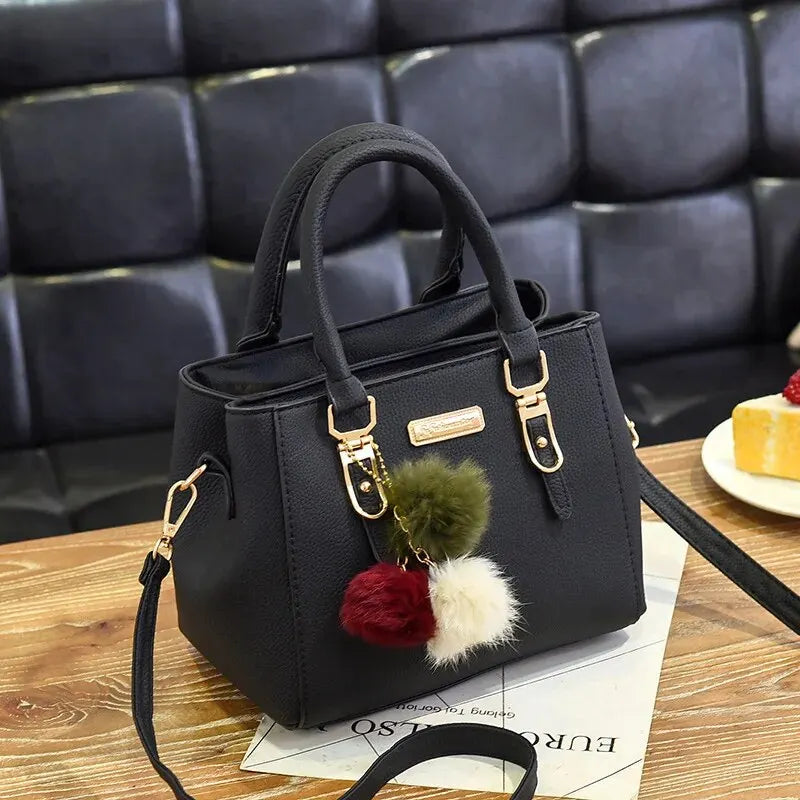 Petit Sac à Main Femme Bandoulière – Sac Chic Vintage en Cuir PU avec Pompon | Luna™