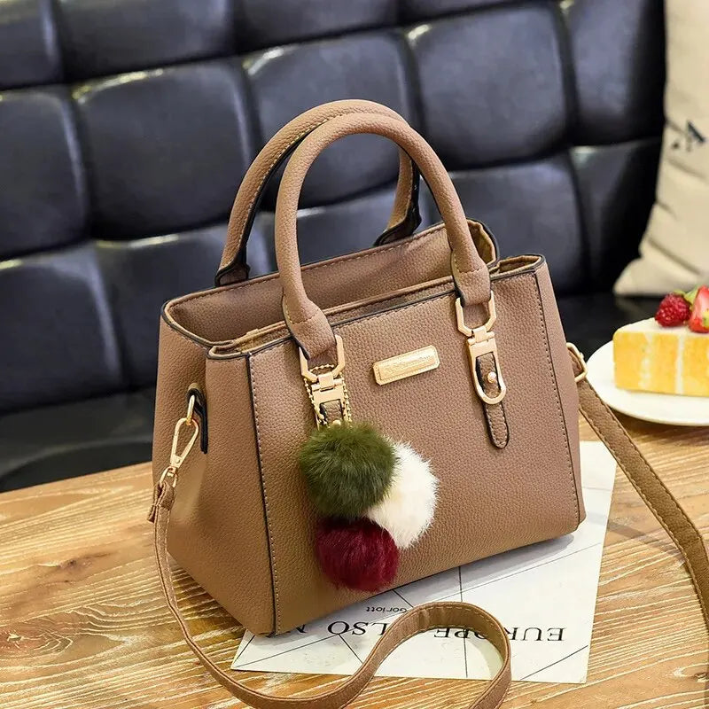 Petit Sac à Main Femme Bandoulière – Sac Chic Vintage en Cuir PU avec Pompon | Luna™